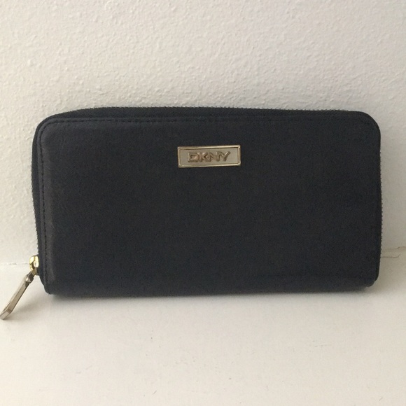 Dkny Handbags - DKNY Black Leather Ziparound large wallet / clutch